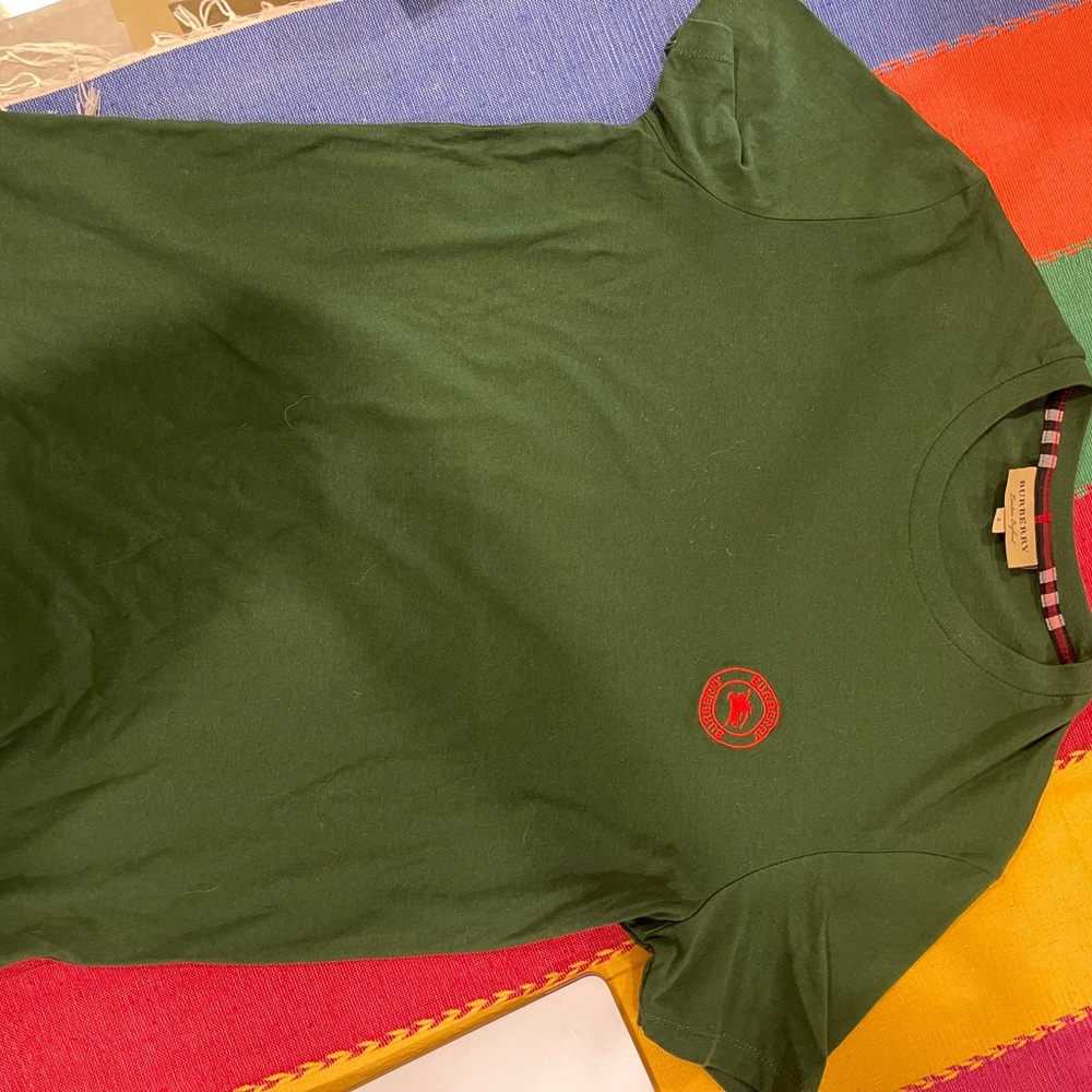 Burberry Olive Green Tee with Red Logo size petite large